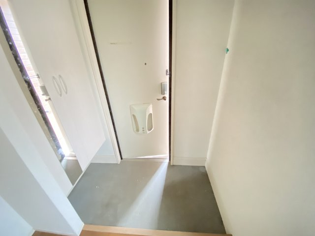 イーグレット　Dの玄関