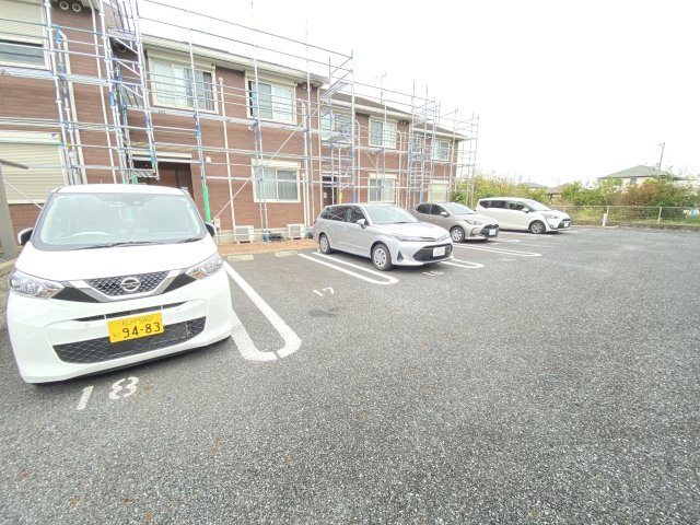 イーグレット　Dの駐車場