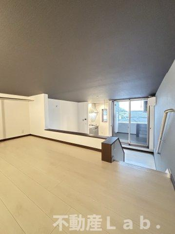 ファースト松橋の洋室