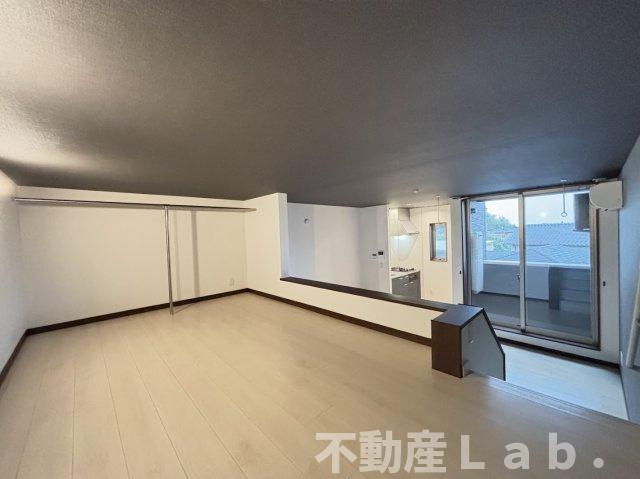 ファースト松橋の洋室