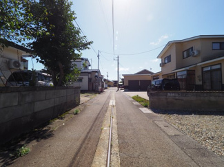 【前面道路含む現地写真】