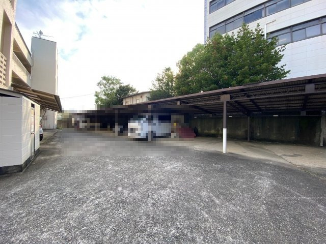 谷野マンションの駐車場