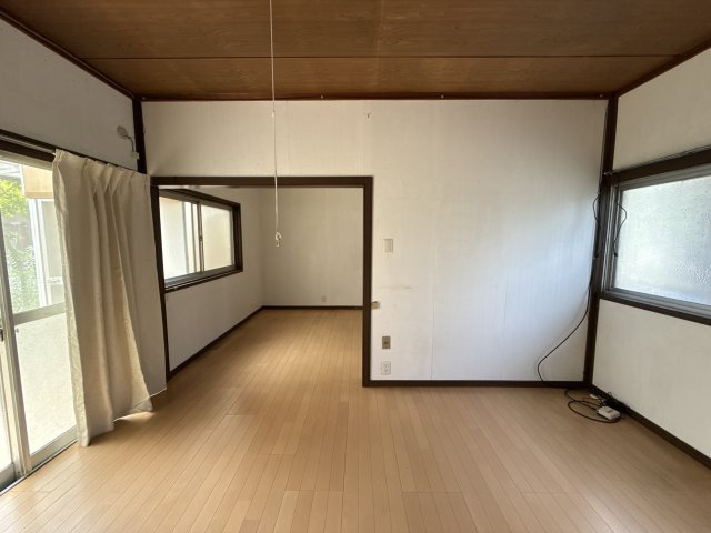 上大野貸家の居間・リビング