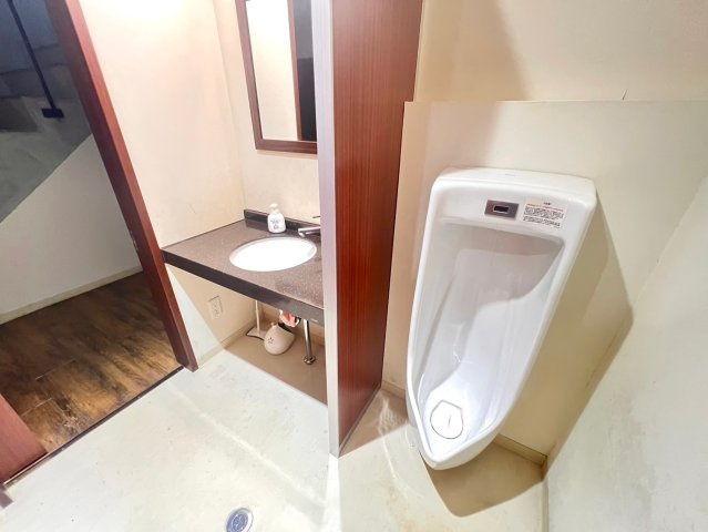 KDビルのトイレ