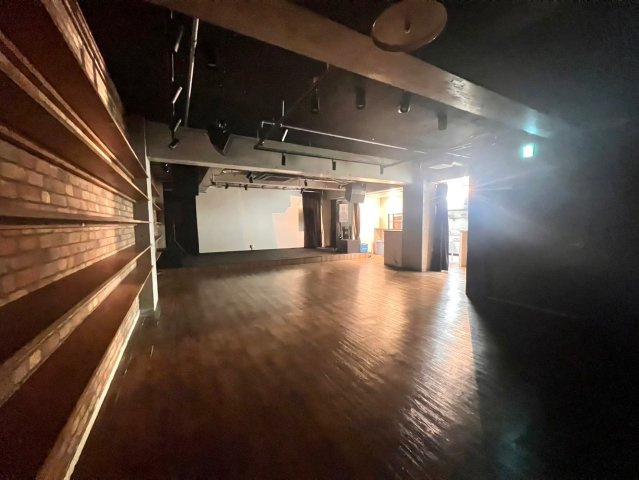 KDビルの内装