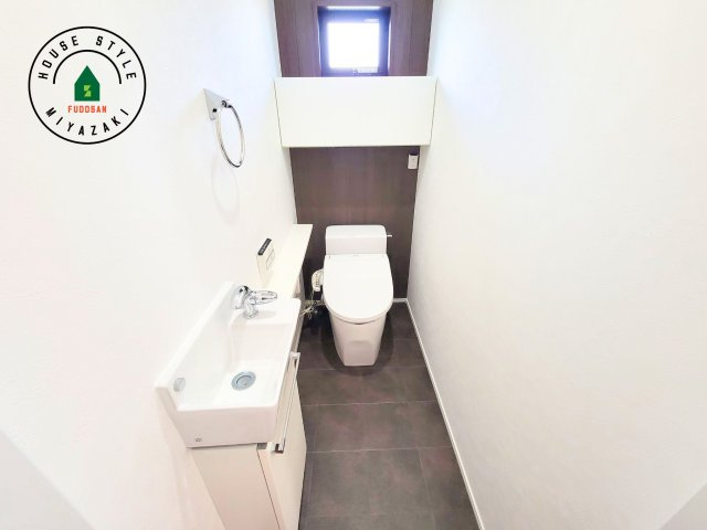 パティオニュータウン月見ヶ丘（31号棟）のトイレ|温水洗浄便座を完備しております。2ヶ所にトイレがあるのは朝の慌ただしい時間も安心です。