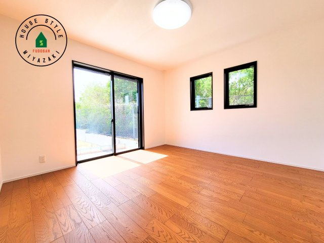 パティオニュータウン月見ヶ丘（31号棟）の寝室|主寝室には収納力に優れたクローゼットがありますので、お部屋もすっきり片付きます。