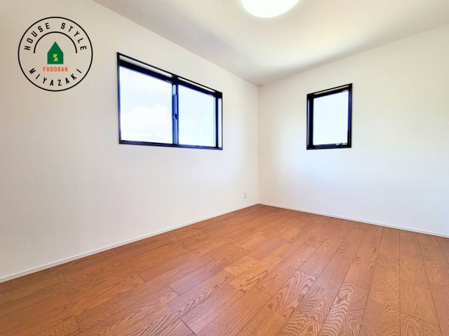 パティオニュータウン月見ヶ丘（31号棟）の子供部屋|穏やかな光が差し込む室内には、穏やかな時間が流れます。