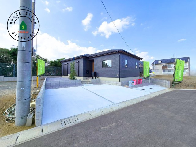 パティオニュータウン月見ヶ丘（31号棟）の前面道路含む現地写真|見学の時間などお気軽にお問い合わせ下さい。