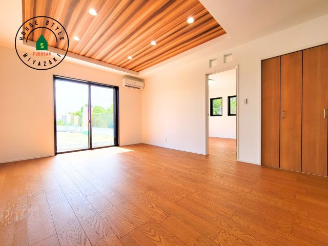 パティオニュータウン月見ヶ丘（31号棟）の居間・リビング|多くの時間を過すことになるリビングだからこそ、いつも穏やかな空間・解放感が味わえ毎日が充実します。