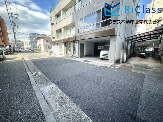 ワコーレアベニュー兵庫の周辺|マンション前の道路です