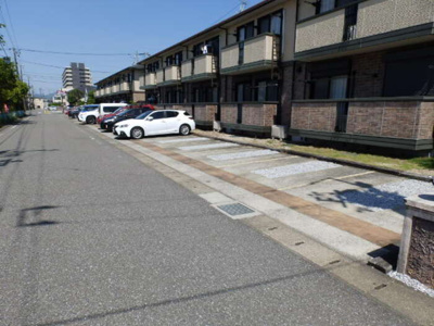 【駐車場】 | リヴェール北御座 C棟 | 敷地内駐車場