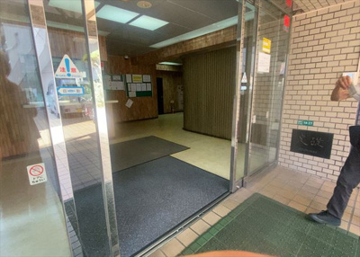 【エントランス】 | アカデミーグローリア初穂合同ビル