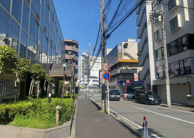 【展望】 | アカデミーグローリア初穂合同ビル | 景色重視でお家選ぶをするとスーパーが遠い！学校が遠い！など生活をするうえで利便性で困ることもあります。まず一度現地を見学する際に、周辺の施設などがあるかを確認し、暮らし始めた後のことを想像しましょう。