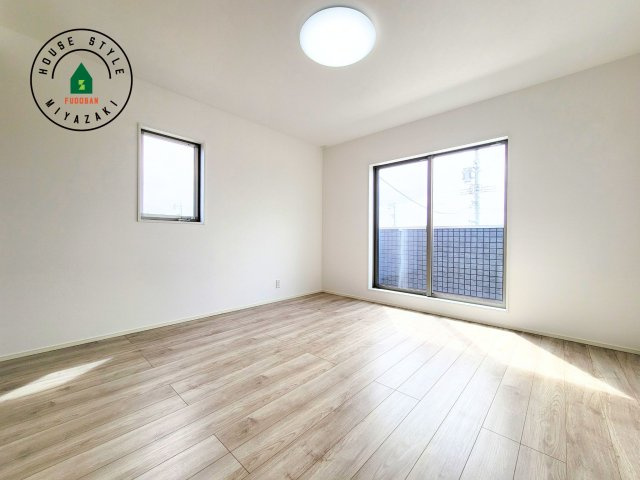 パティオニュータウン月見ヶ丘（41号棟）の寝室|主寝室には収納力に優れたクローゼットがありますので、お部屋もすっきり片付きます。