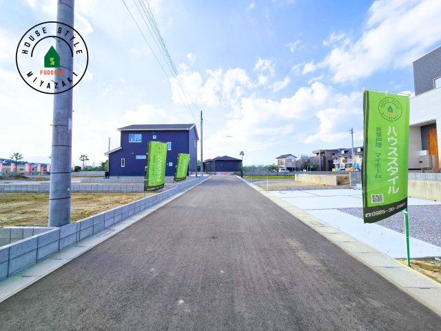 パティオニュータウン月見ヶ丘（41号棟）の前面道路含む現地写真|前面道路です。