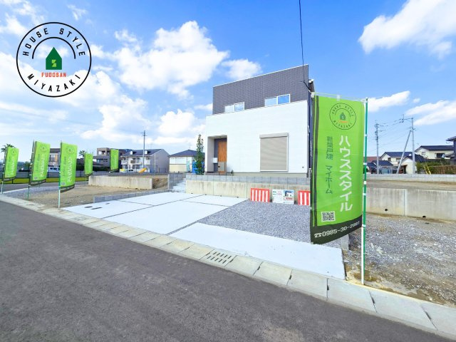 パティオニュータウン月見ヶ丘（41号棟）の前面道路含む現地写真|見学の時間などお気軽にお問い合わせ下さい。