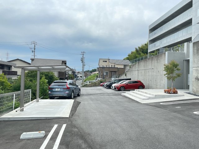 MOTHER　3の駐車場