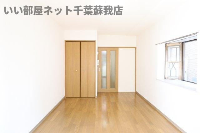 ハイツおゆみ野　Ⅰの居間・リビング|洋室6.5帖のお部屋です♪