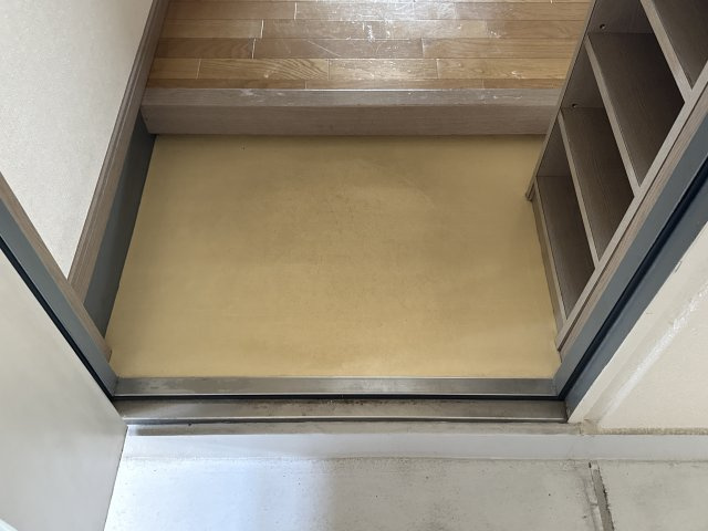 リバーパレス浜田の玄関