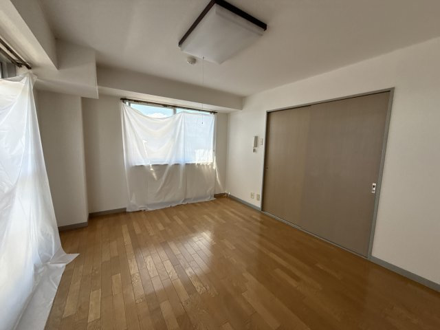 リバーパレス浜田の居間・リビング