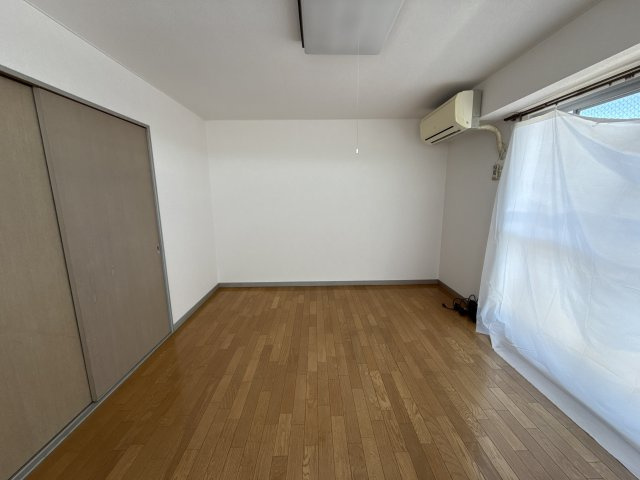 リバーパレス浜田の寝室