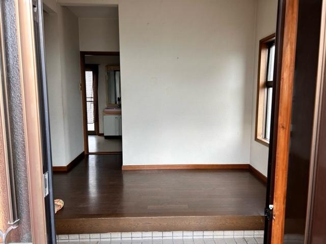 南国市元町　中古戸建の玄関