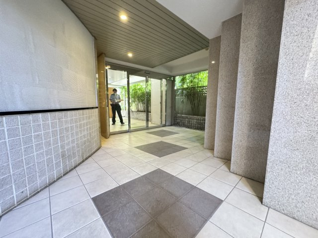 プレノ小石川のエントランス