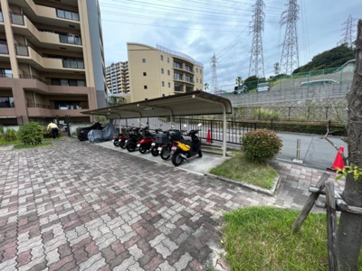 【駐輪場】 | エバーランドシティ新泉北8番館 | バイク駐輪場です