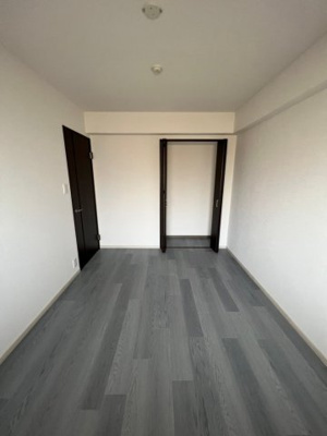 【洋室】 | エバーランドシティ新泉北8番館 | 明るい洋室です