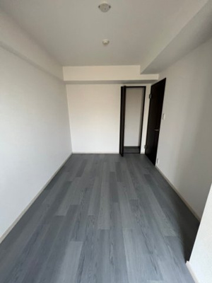 【洋室】 | エバーランドシティ新泉北8番館 | 個人の部屋や寝室として使える洋室です