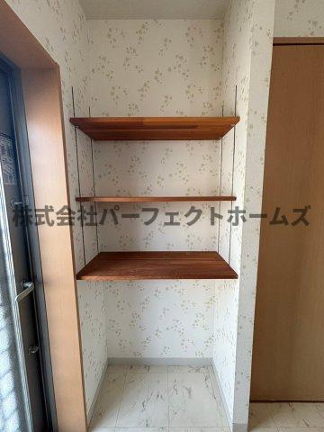 招提南町1丁目戸建て2階部分　賃貸の収納|たっぷりとした収納スペースです