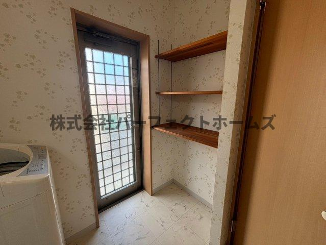 招提南町1丁目戸建て2階部分　賃貸の内装|内装は落ち着いています