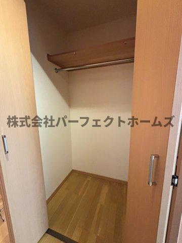 招提南町1丁目戸建て2階部分　賃貸の収納|十分な収納スペースがあります
