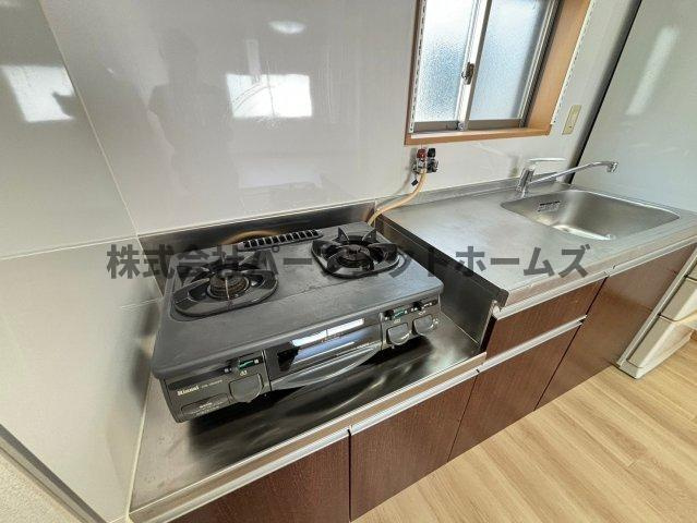 招提南町1丁目戸建て2階部分　賃貸のキッチン|お料理しやすいキッチンです