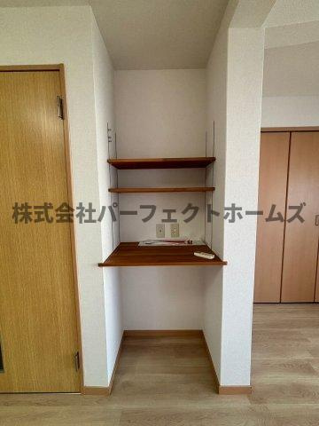 招提南町1丁目戸建て2階部分　賃貸の収納|たっぷりとした収納スペースです
