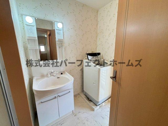 招提南町1丁目戸建て2階部分　賃貸の洗面所|広い洗面スペース