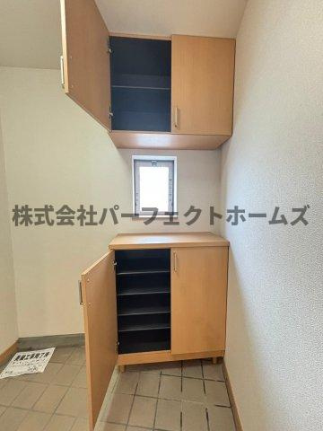 招提南町1丁目戸建て2階部分　賃貸の収納|大きなスペースがあり、収納には困りません