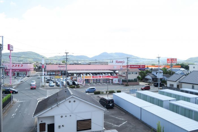 【その他】 | ネオハイツ上白川 | スーパー、ホームセンター、ドラッグストアと目の前にあります。