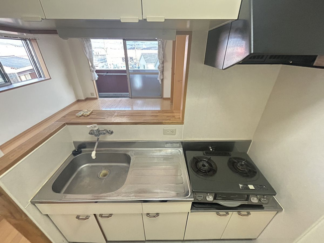 【キッチン】 | ネオハイツ上白川 | カウンターキッチンでお料理中でもTVが観れます！