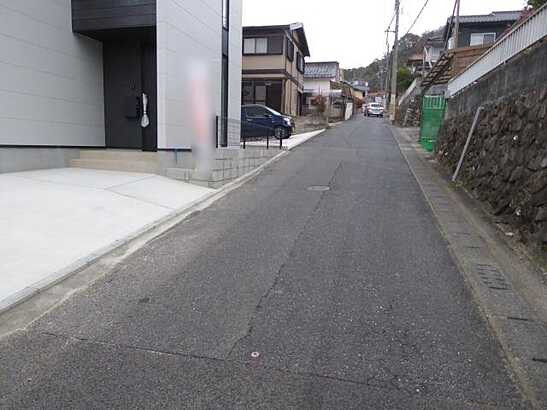 【前面道路含む現地写真】