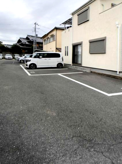 サンハイムC棟の駐車場