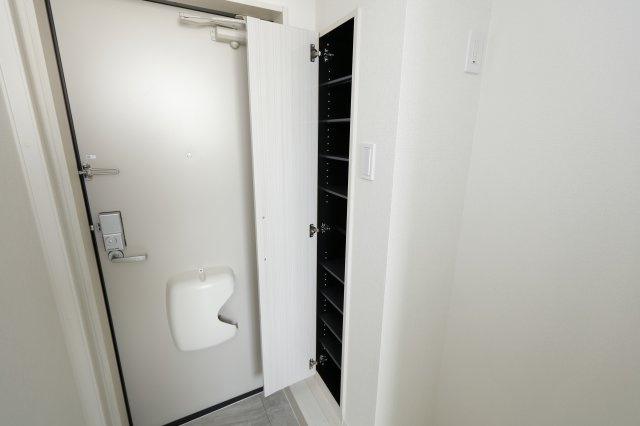 ラヴィ新小岩の玄関