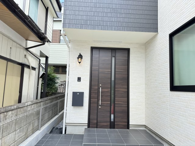 松戸市中和倉新築戸建【八ヶ崎小学校：9分】のエントランス|エントランス・玄関ポーチ