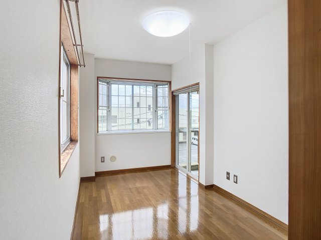 ハイツマロニエ1番館の洋室