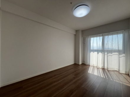 フローレンス井口台の洋室