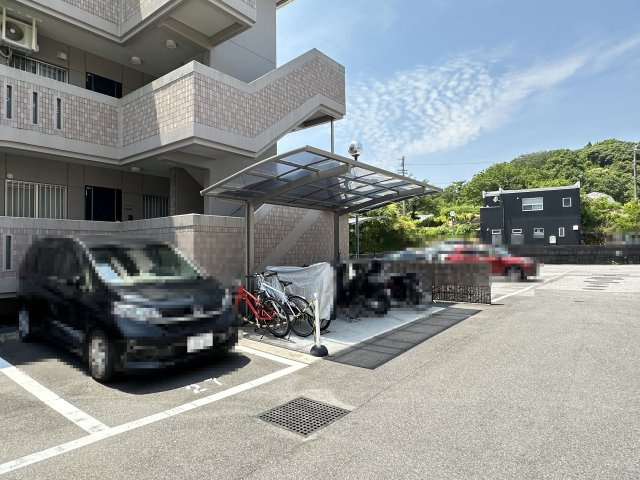 ガーデンハイツ永野Ⅲ B棟の駐車場