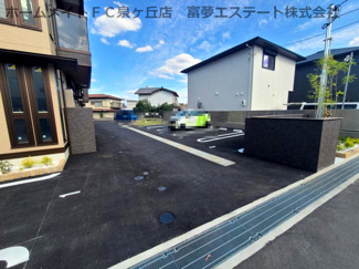 【駐車場】