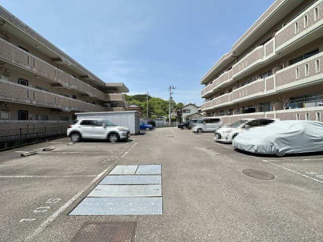 ガーデンハイツ永野Ⅱの駐車場