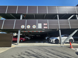 【駐車場】 | 全区画自走式駐車場　車の出し入れもしやすく、全392台分ございます（来客用等含む）